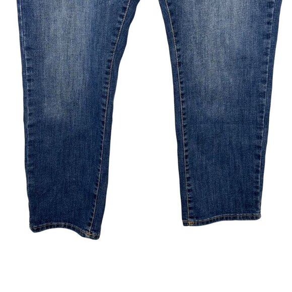 Lucky Brand 410 Athletic Fit Straight Medium Wash Denim Jeans Men's 36Wx30L EUC - Picture 3 of 12